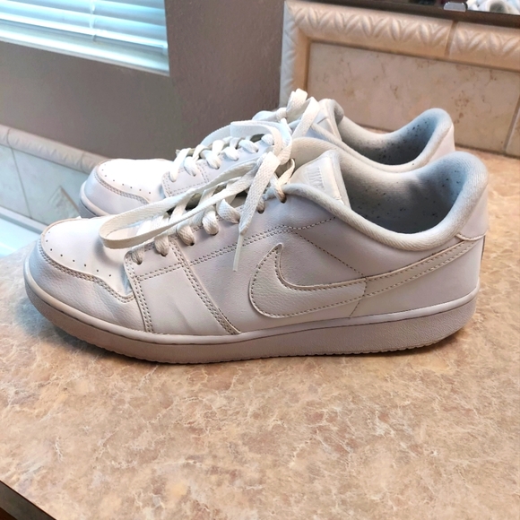 Nike Backboard Mens sneaker style#378336 120 white/white "vintage" 2010 - Picture 4 of 8